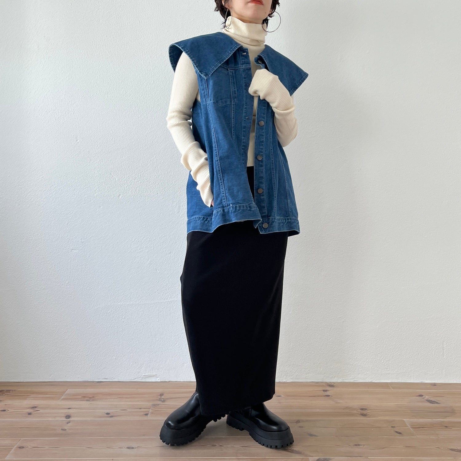 vintage like big collar denim vest / blue
