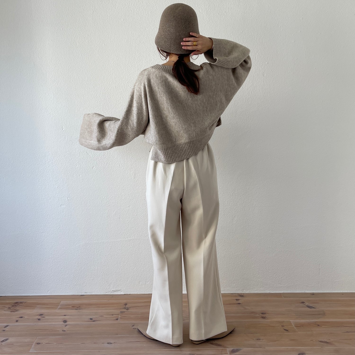 wide sleeve short knit / beige