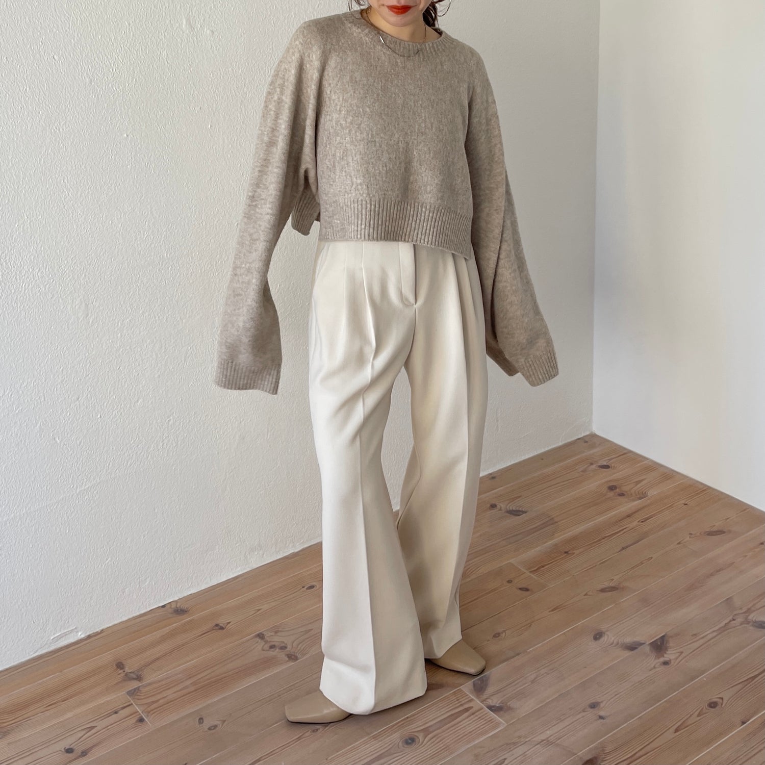 wide sleeve short knit / beige