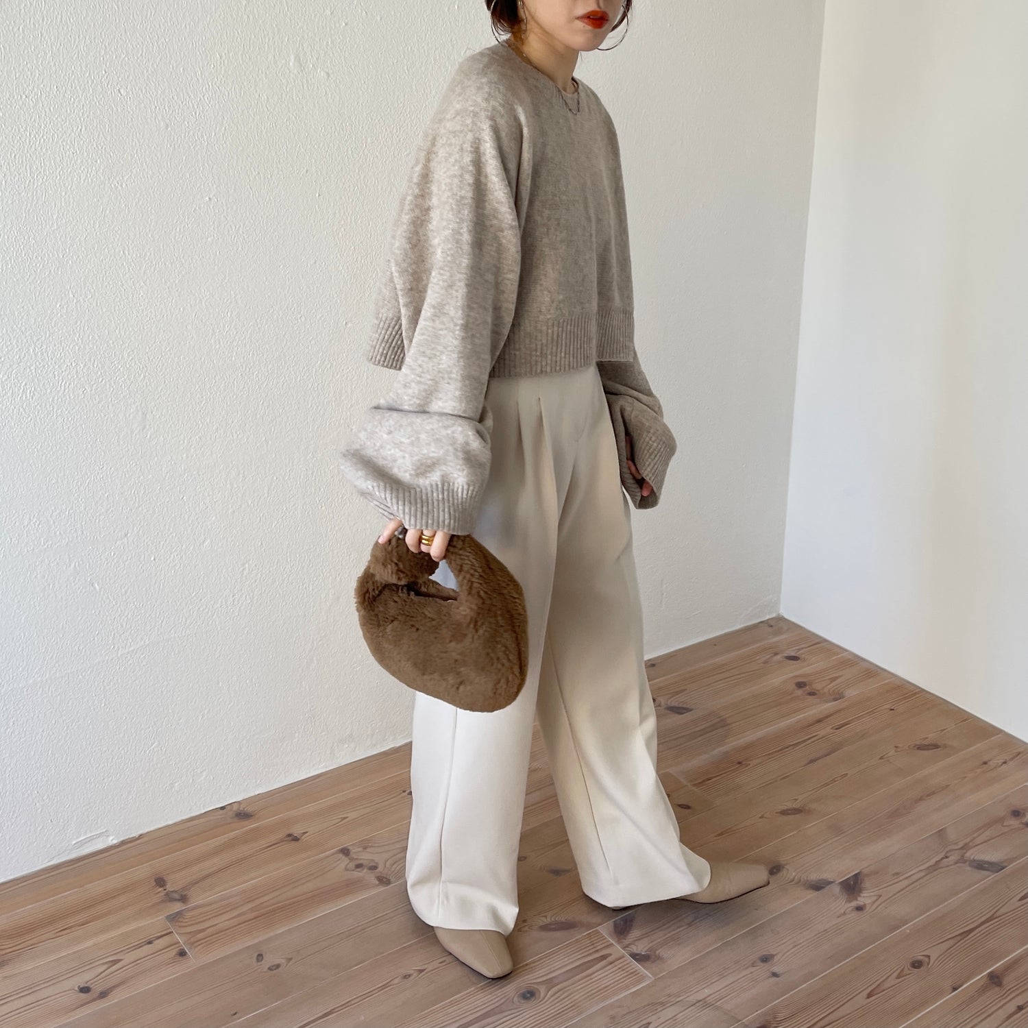 wide sleeve short knit / beige