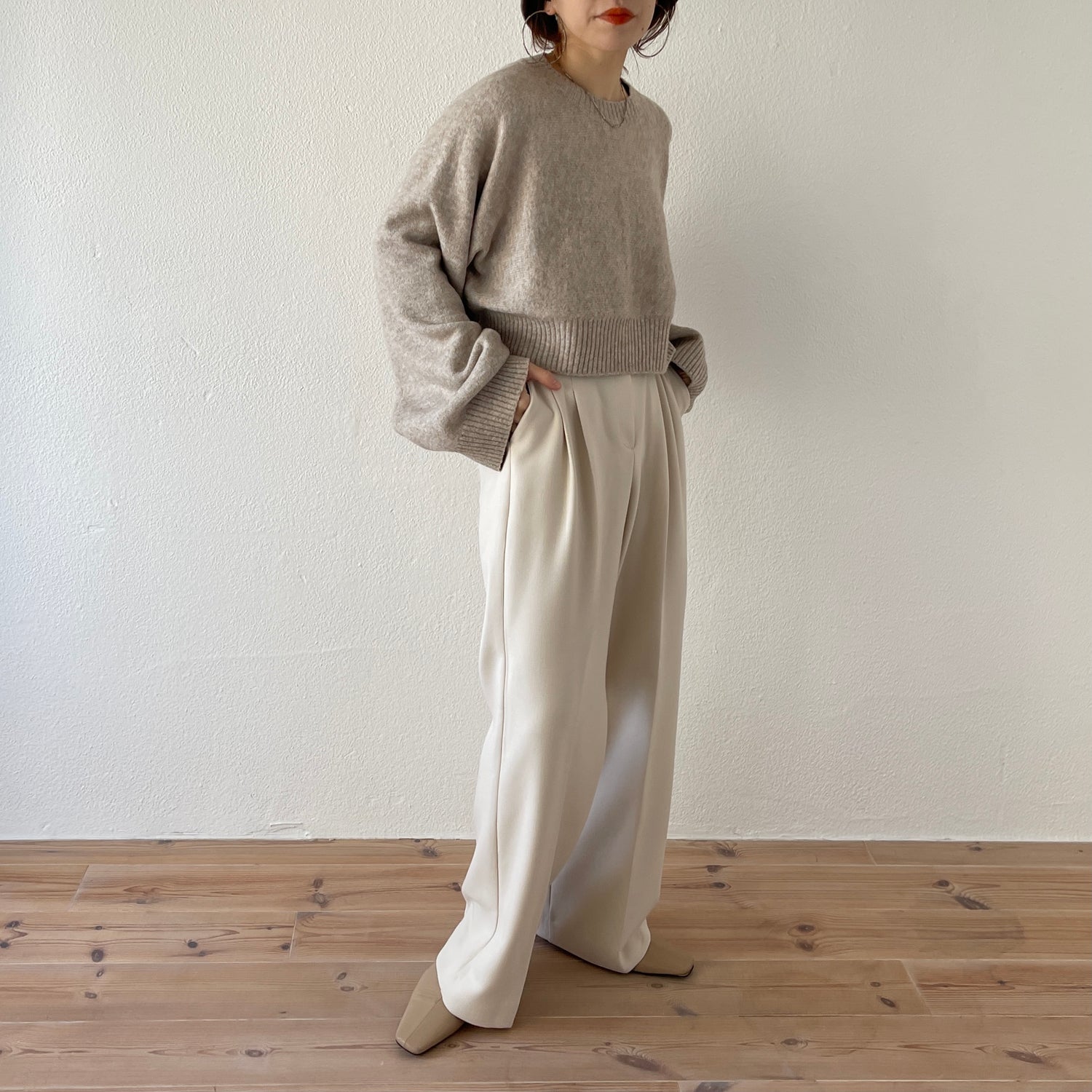 wide sleeve short knit / beige