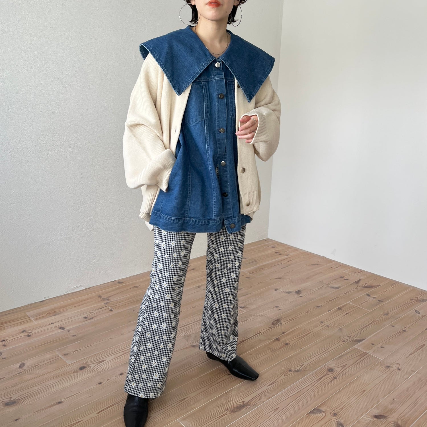 vintage like big collar denim vest / blue
