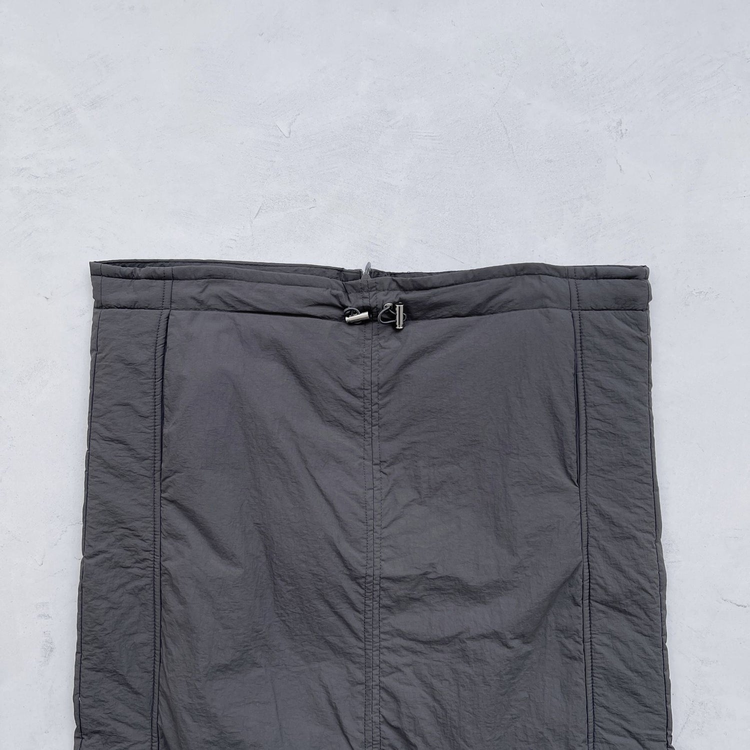 【SAMPLE】nylon skirt / charcoal