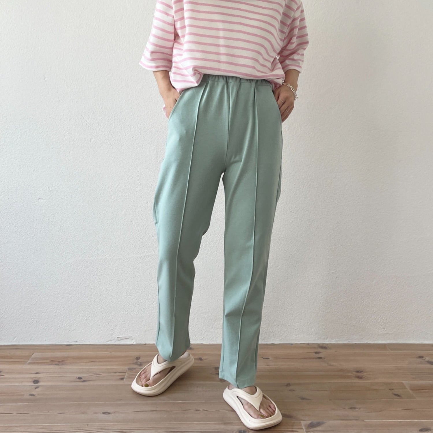 【SAMPLE】center line relax sweat pants / light green
