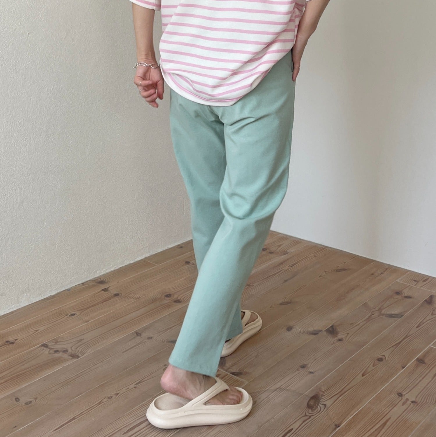 【SAMPLE】center line relax sweat pants / light green