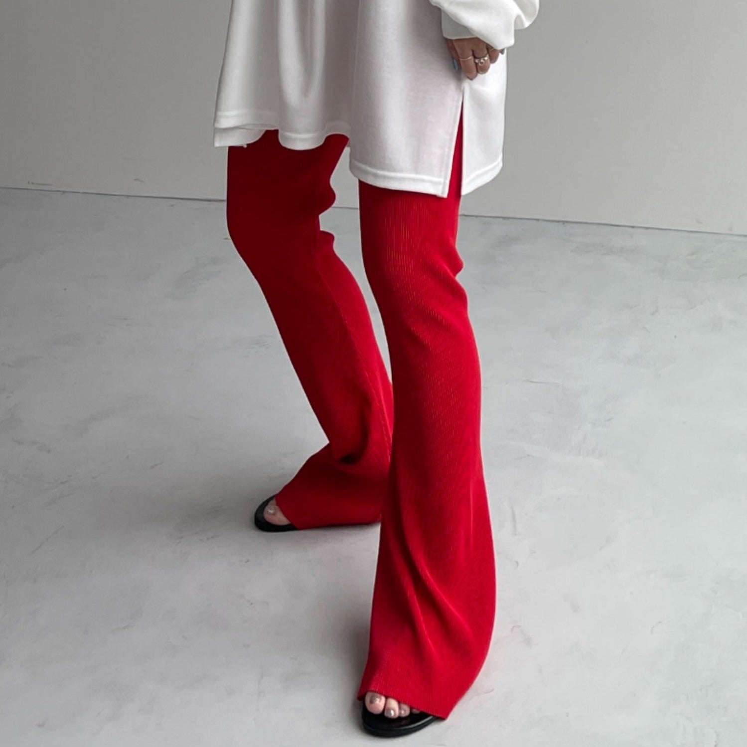 daily daily super stretch pleats flare pants / cherry red