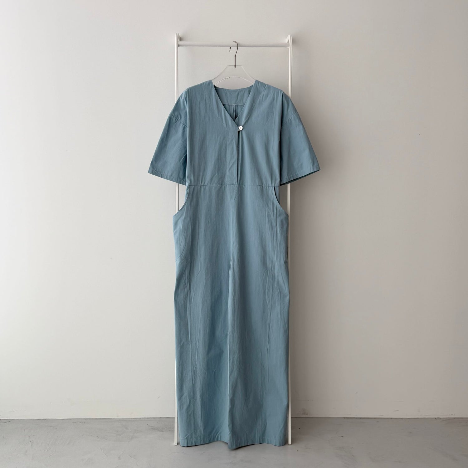 【SAMPLE】vneck all-in-one / blue