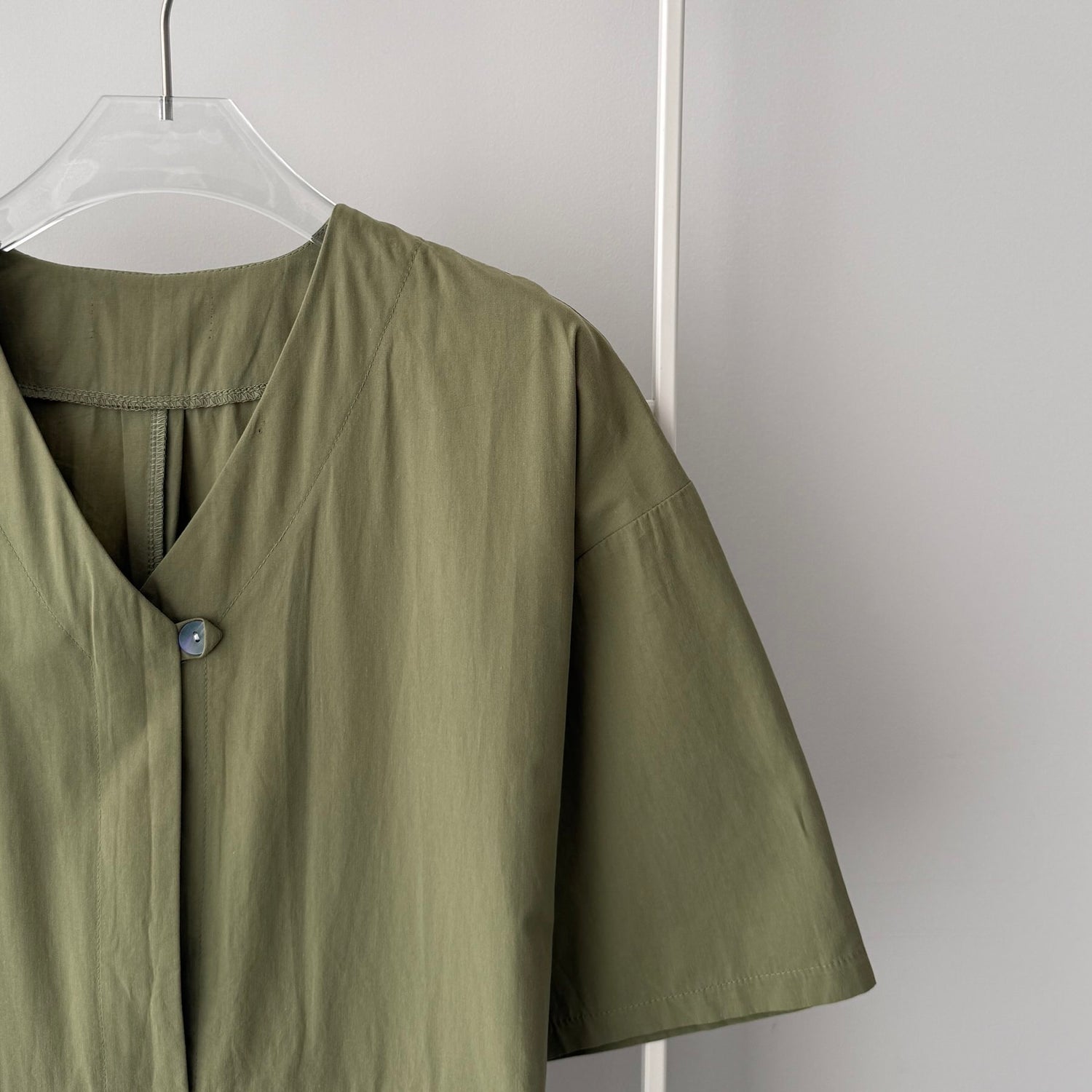 【SAMPLE】vneck all-in-one / olive