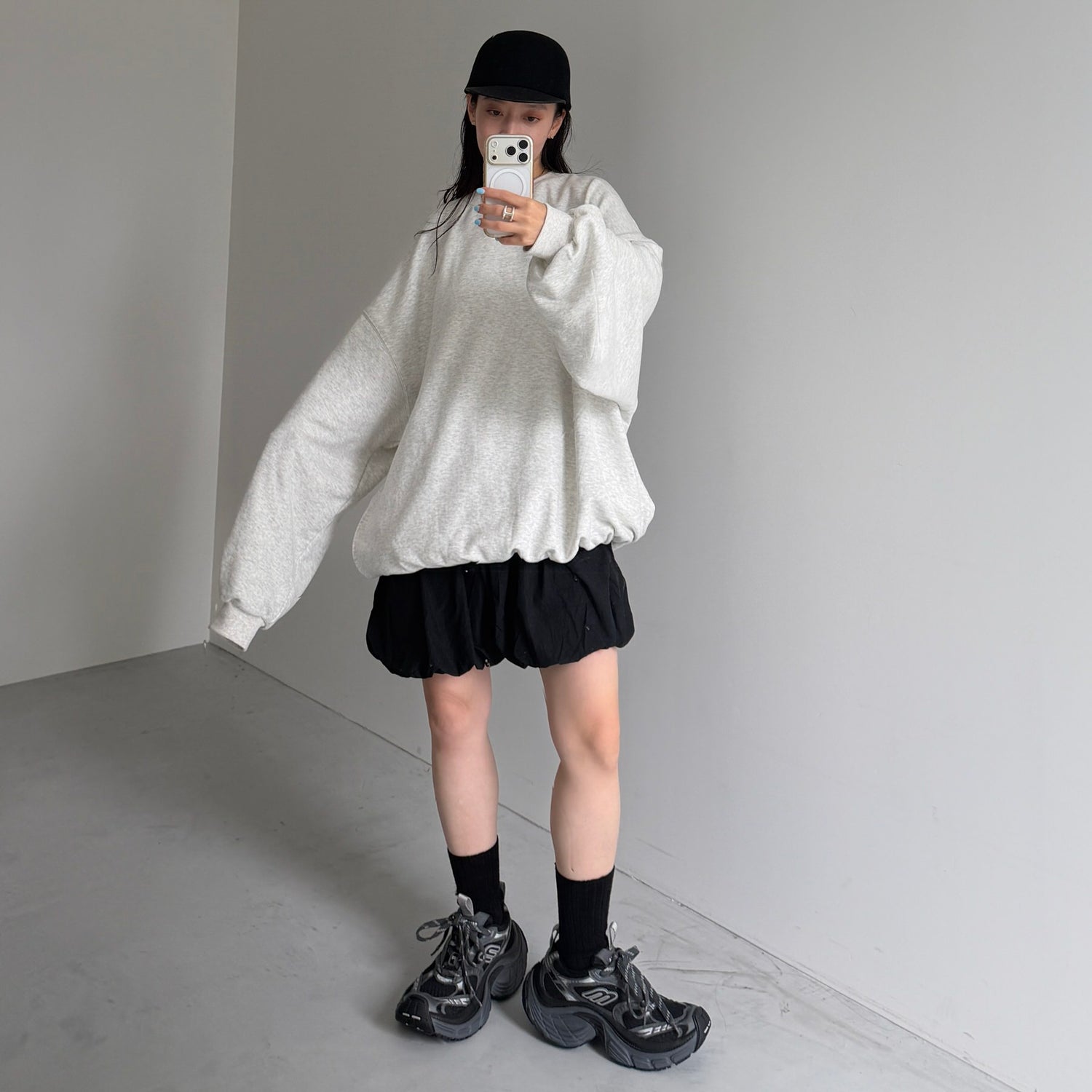 URAKE OSUMITSUKI sweat / oatmeal