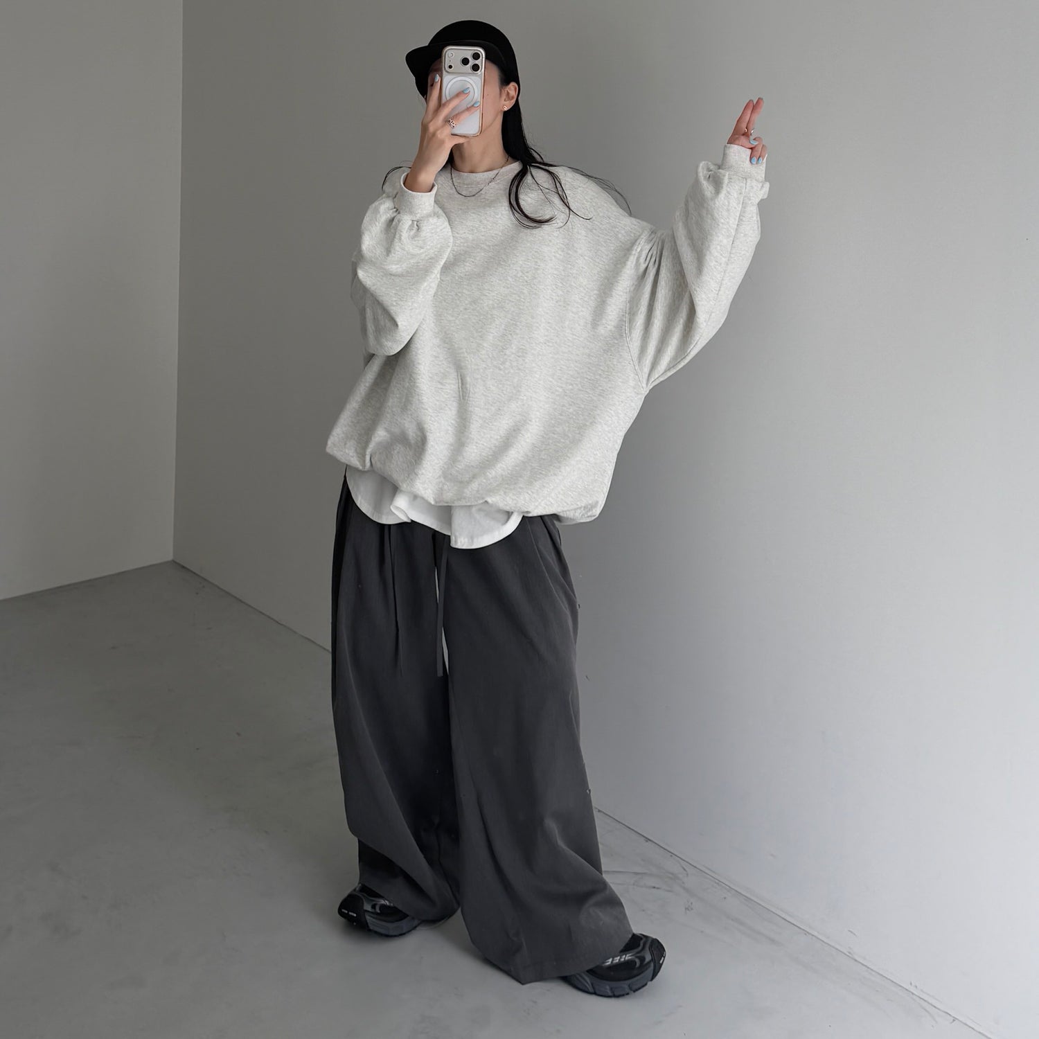URAKE OSUMITSUKI sweat / oatmeal