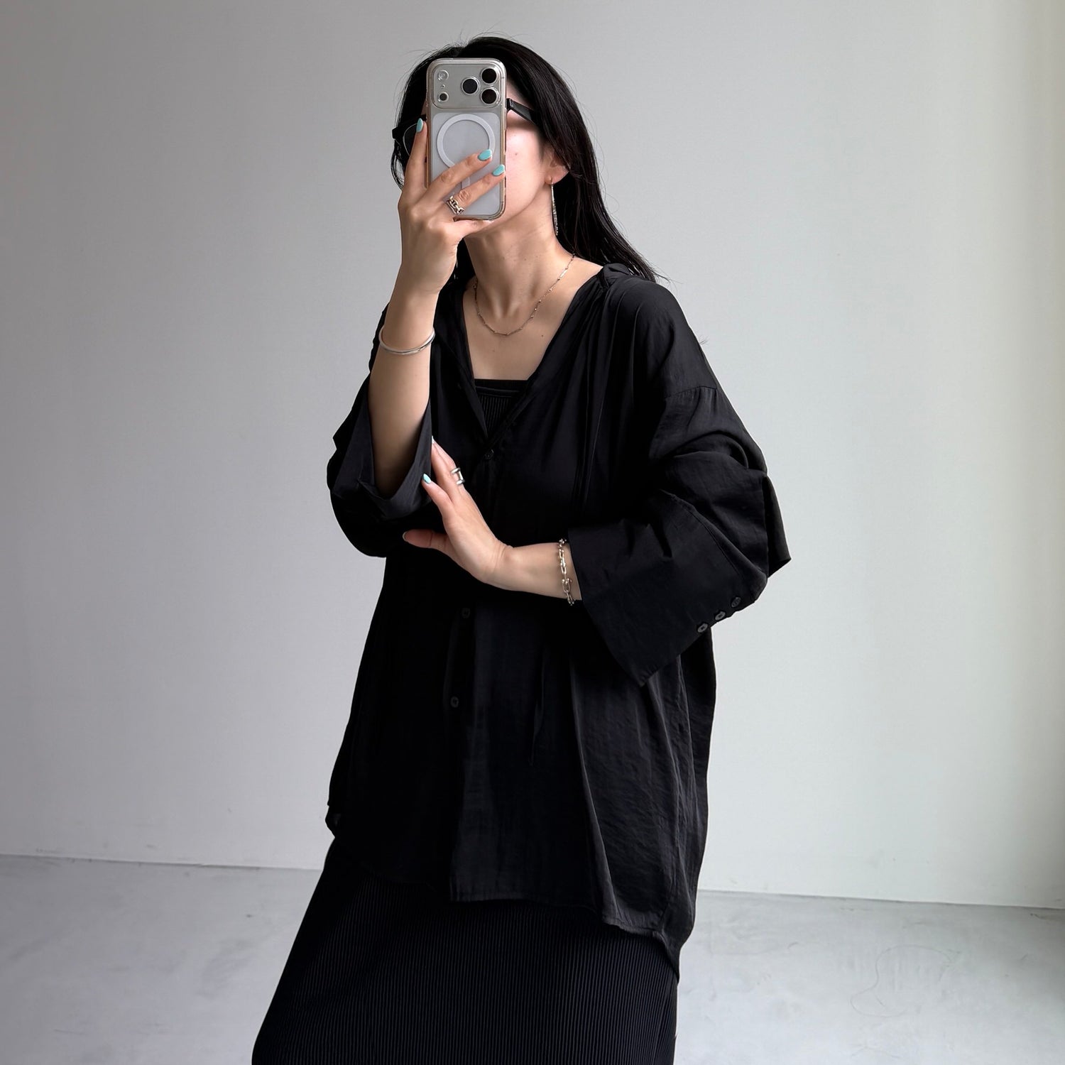 rayon hooded shirt / black