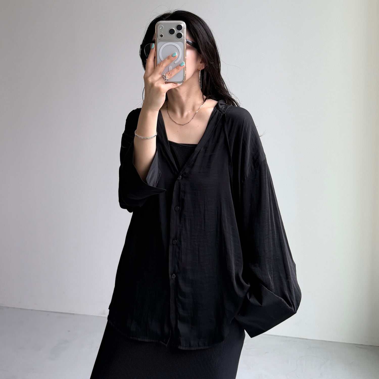 rayon hooded shirt / black