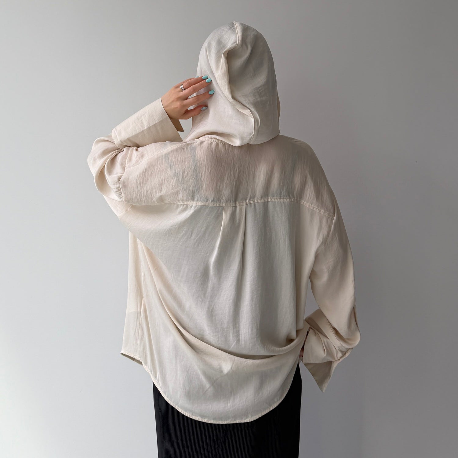 rayon hooded shirt / black