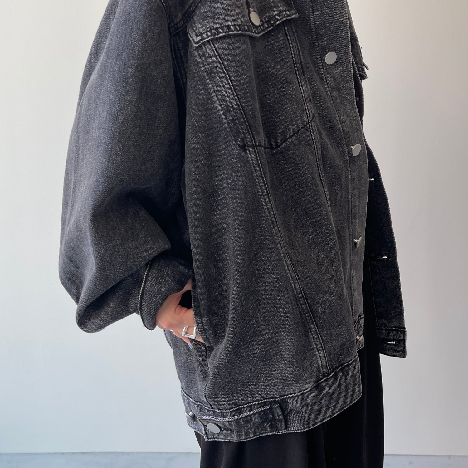 perfect silhouette buddy denim jacket / black