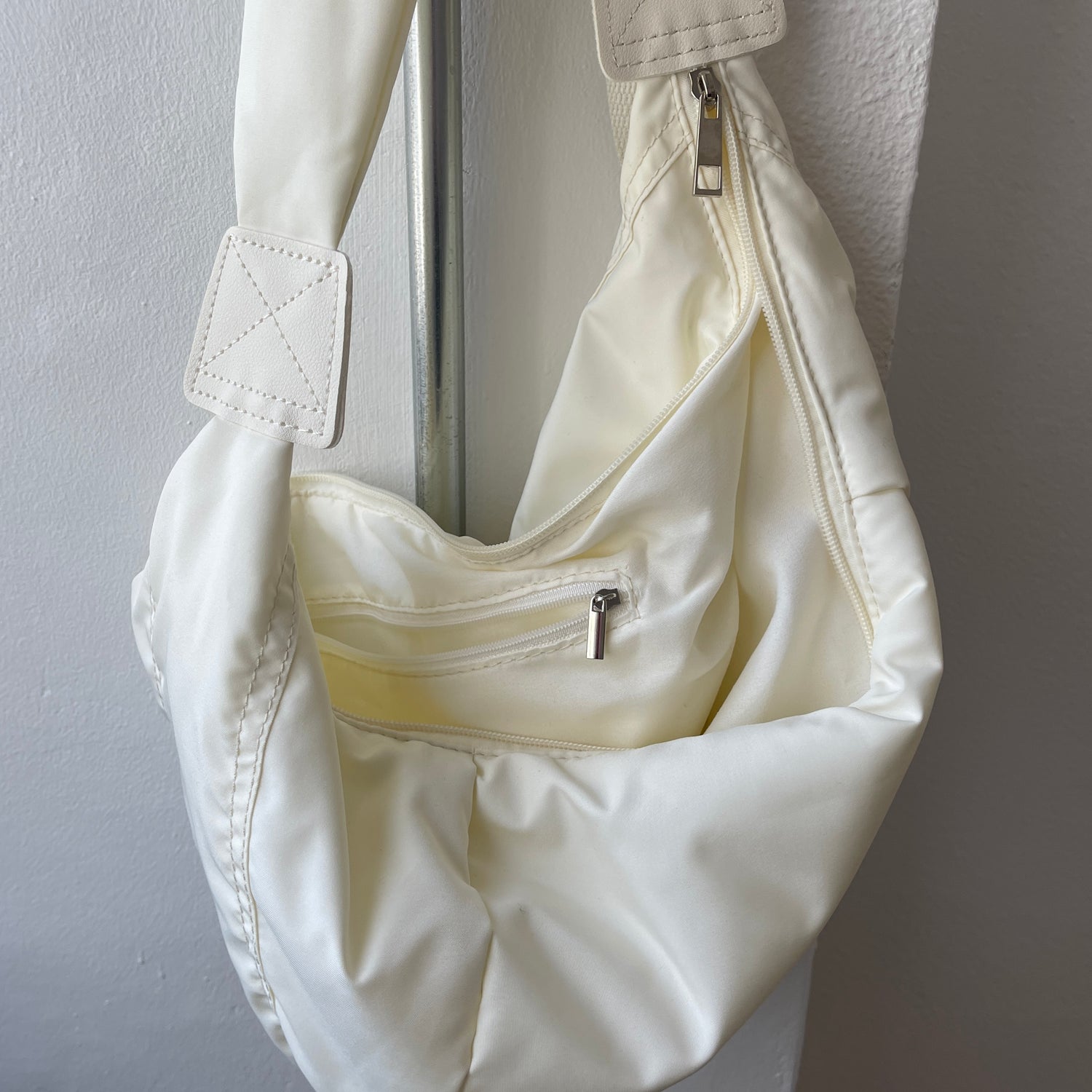 【SAMPLE】croissant shoulder bag / ivory