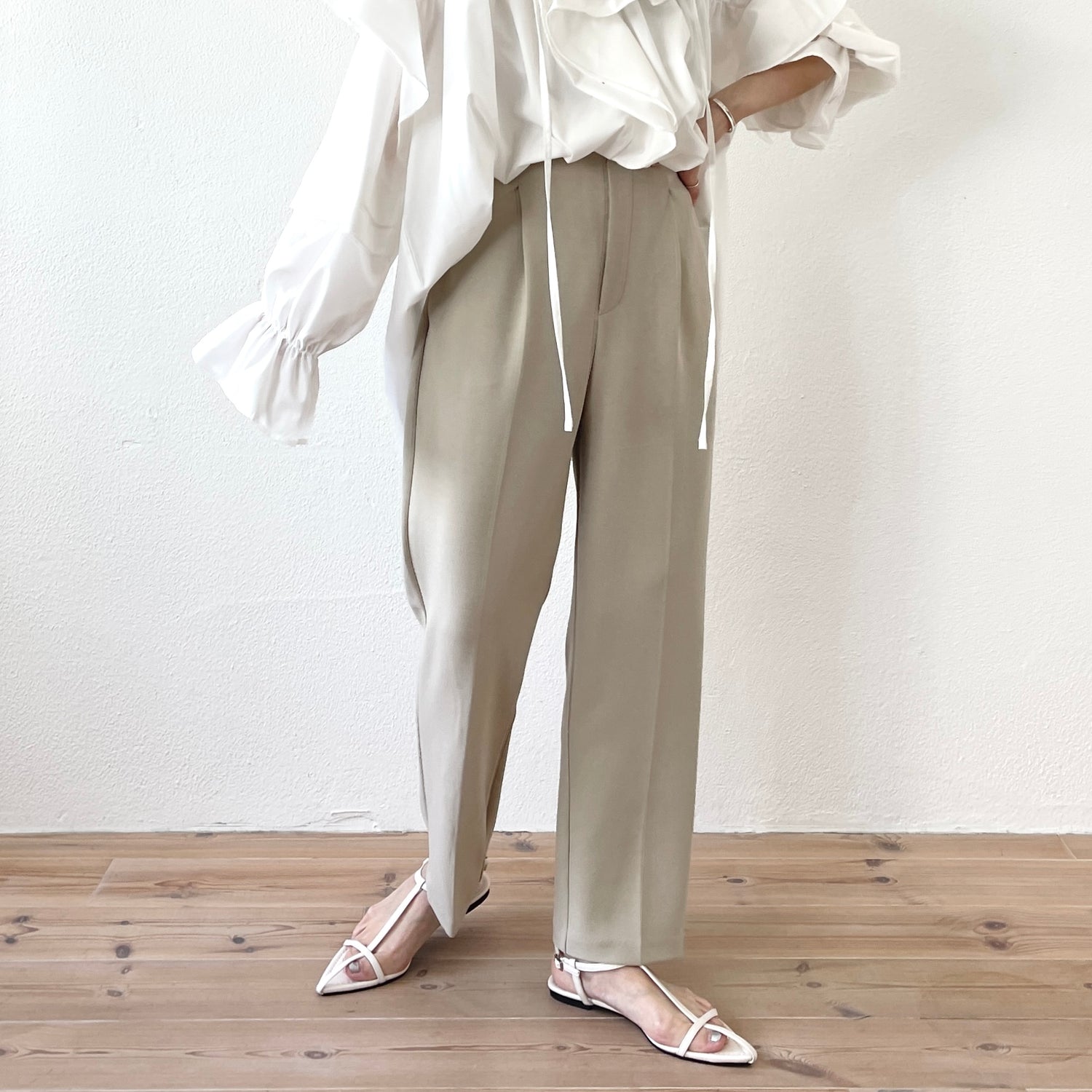 relax tapered pants / beige