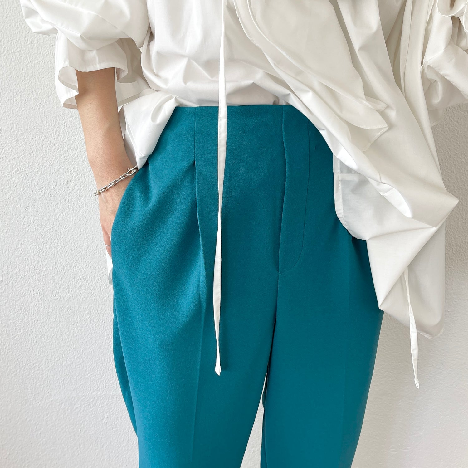 relax tapered pants / blue
