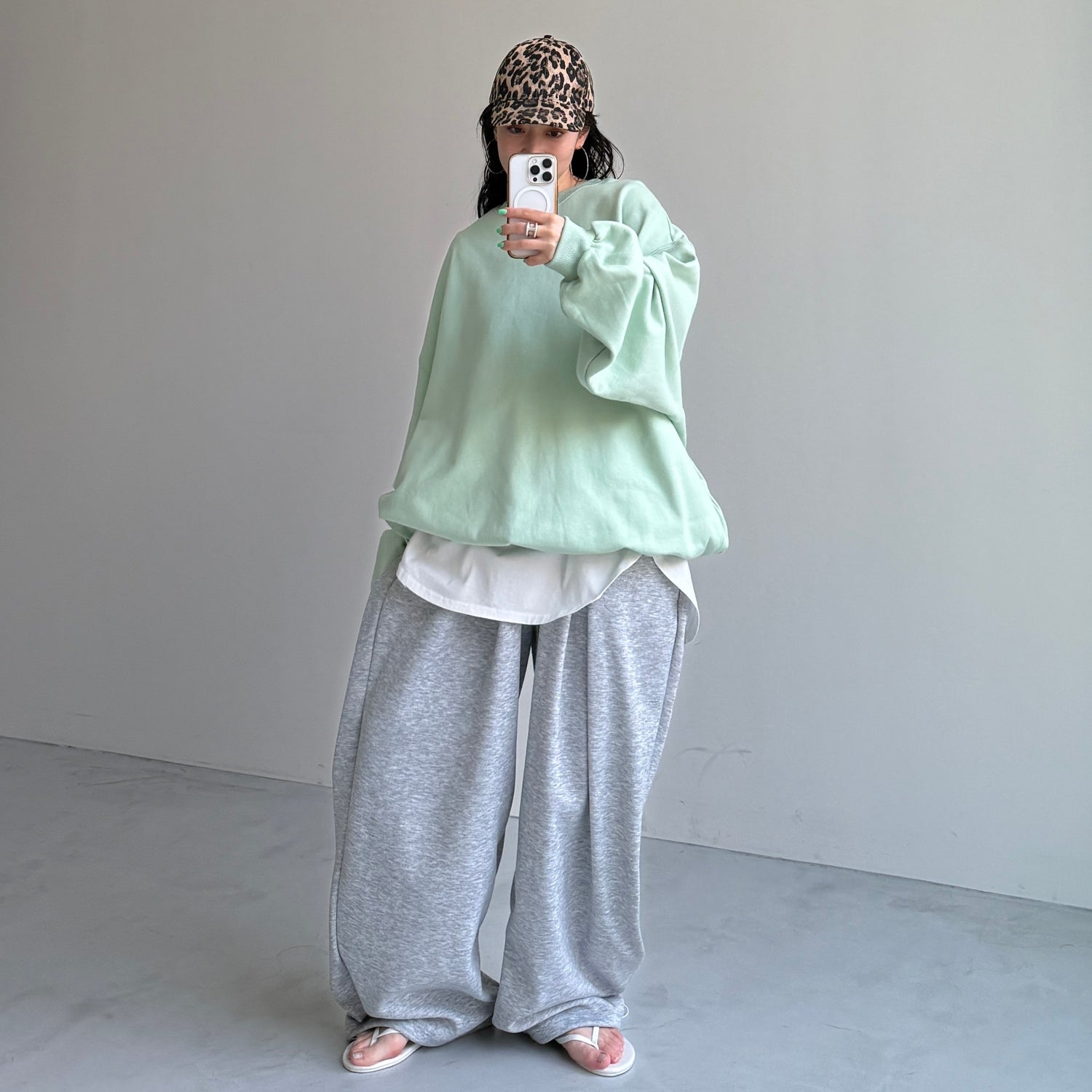super loose sweat pants / gray