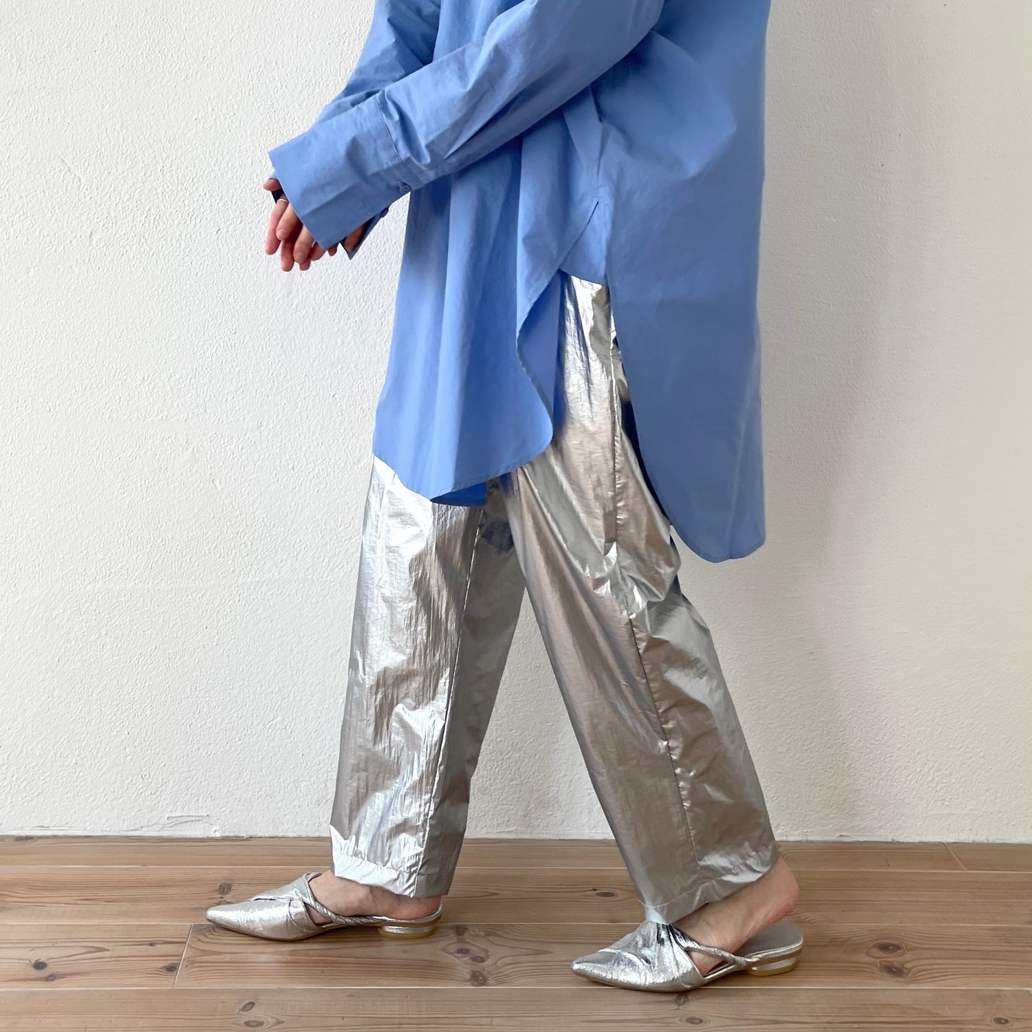 double tuck metallic pants / silver