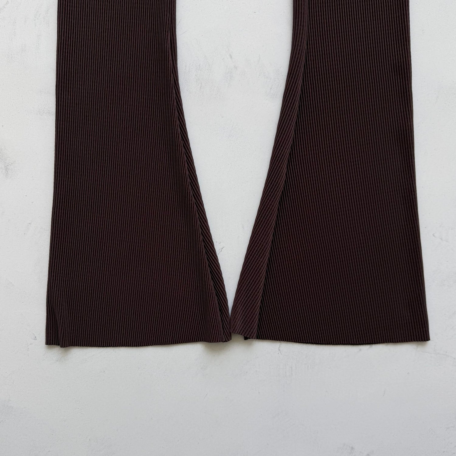 【公式サイト限定カラー】daily daily super stretch pleats flare pants / brown