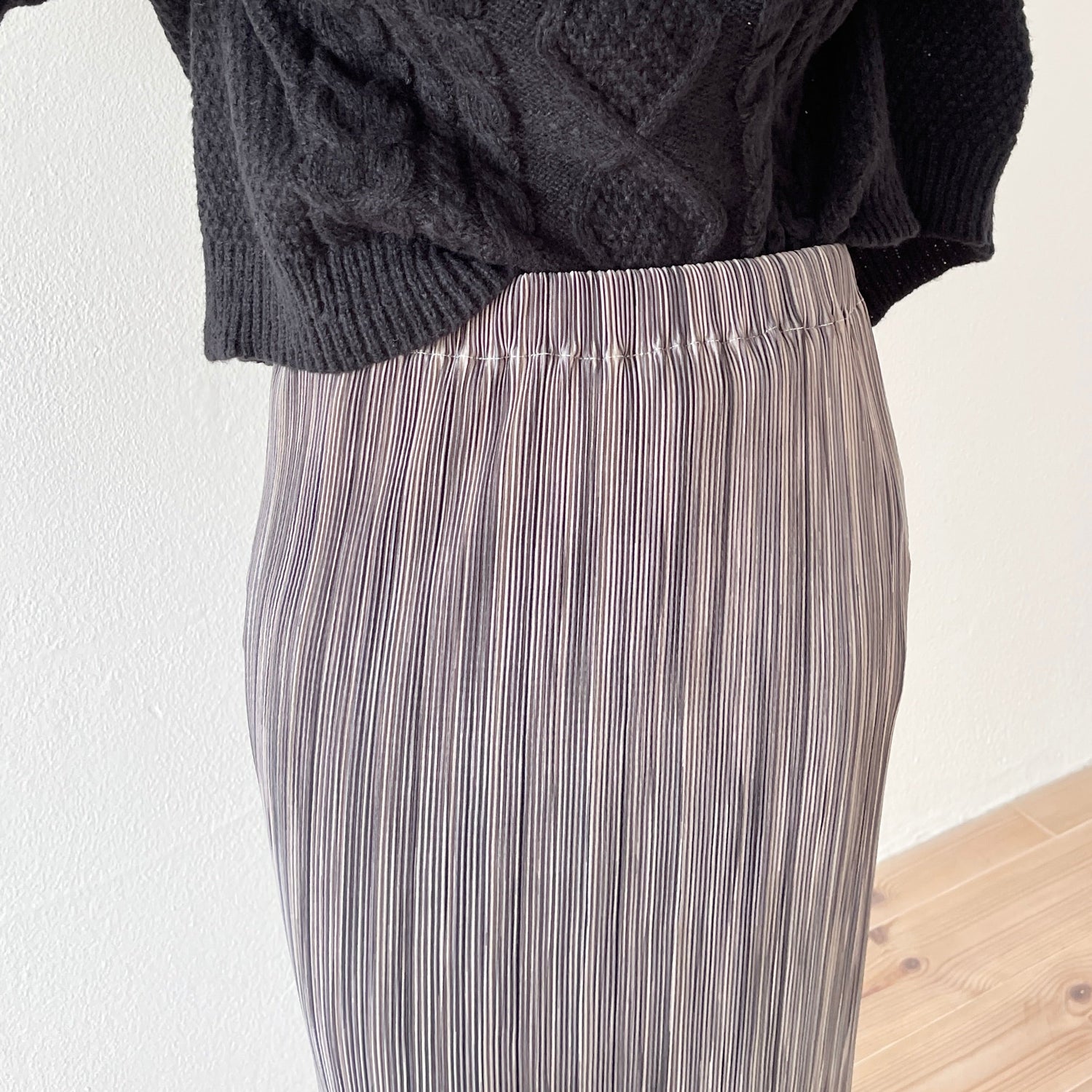 【SAMPLE】daily daily super stretch pleats skirt / kurogoma