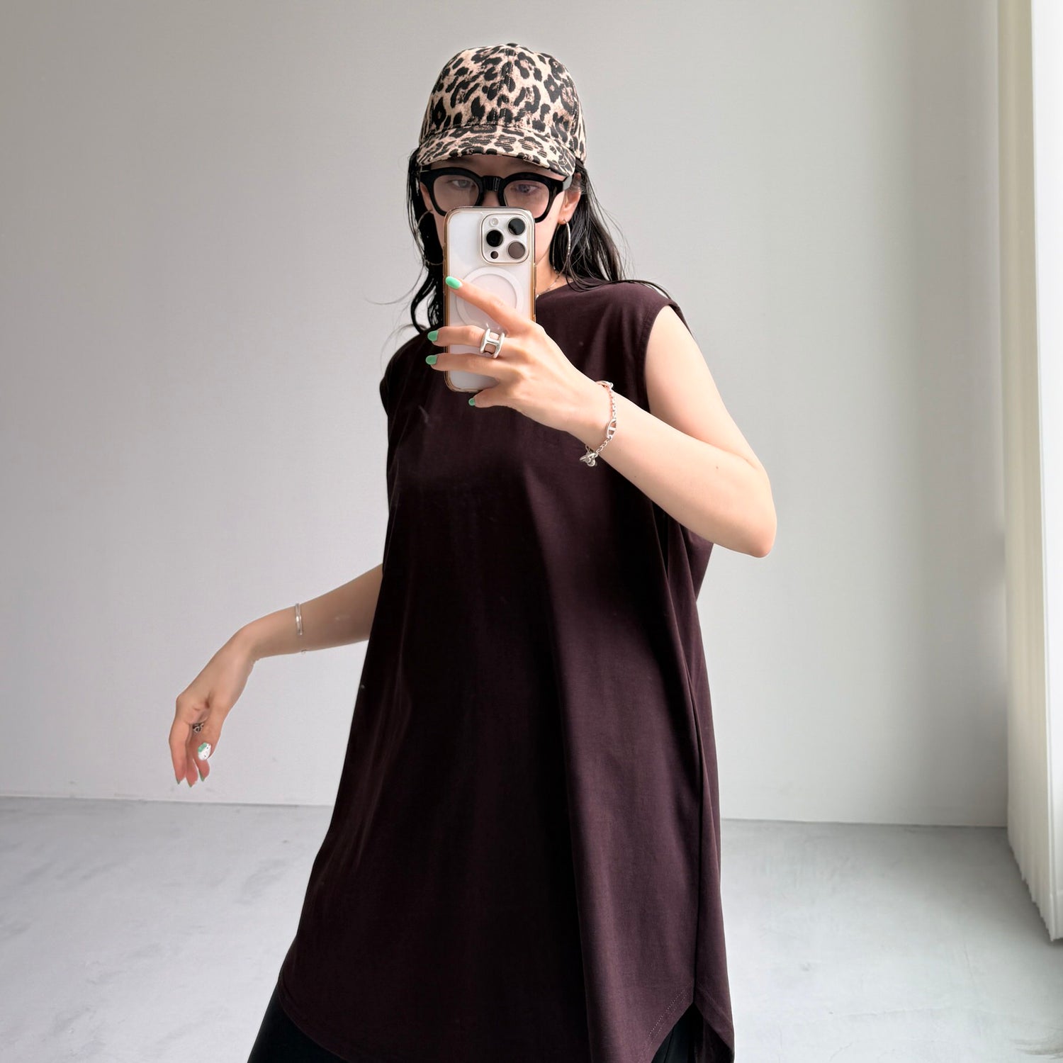 CHIRARISM tank top / brown [FREEのみ]
