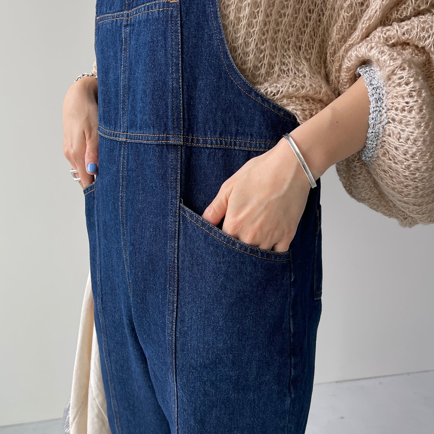 loose and slim denim salopette / blue