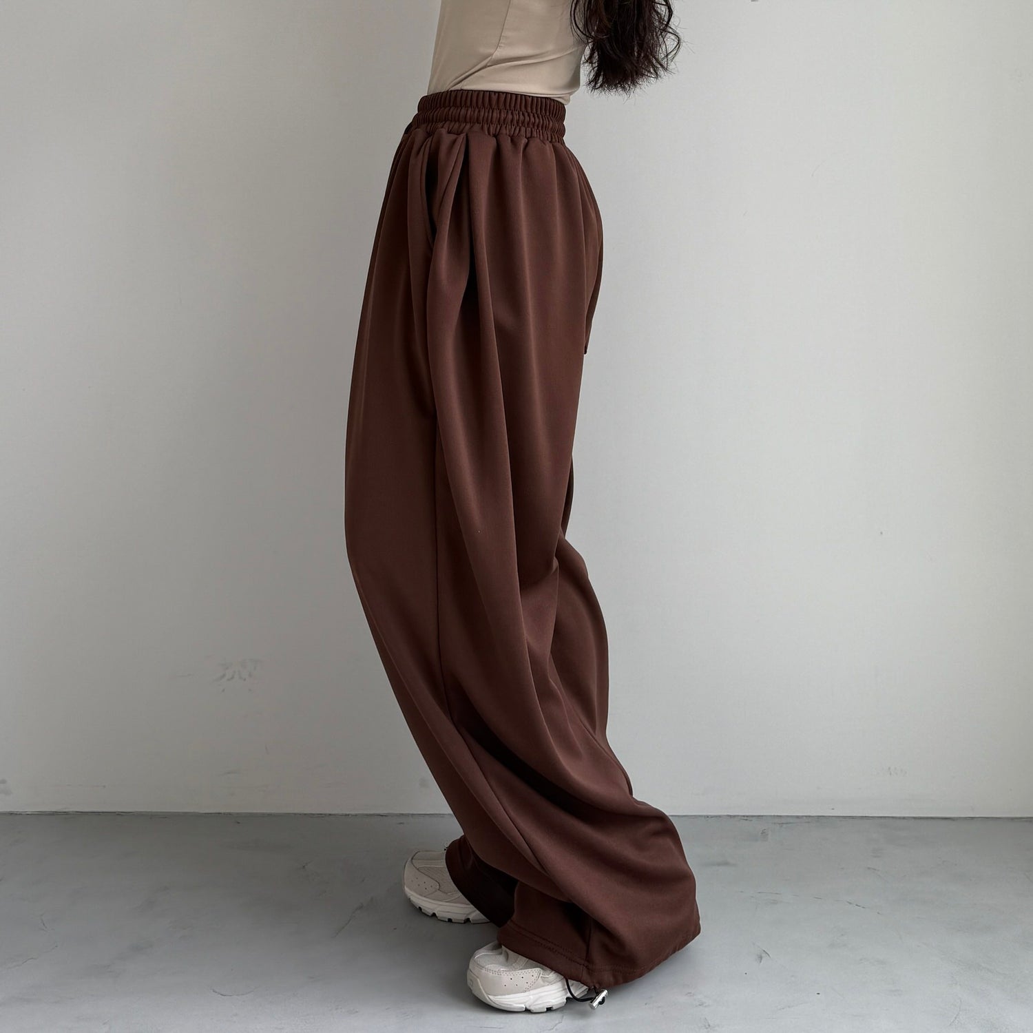 super loose sweat pants / brown
