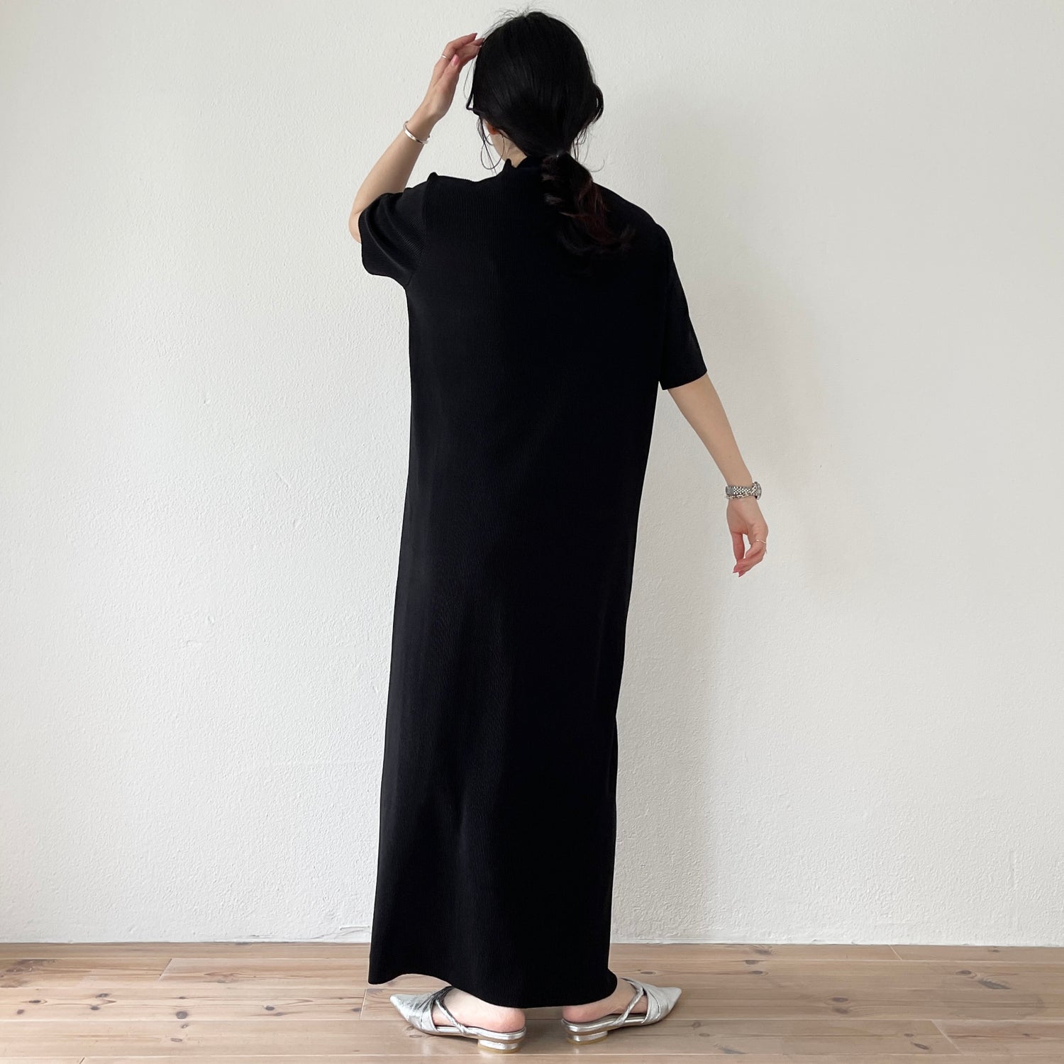 daily daily super stretch pleats one piece / black [半袖]