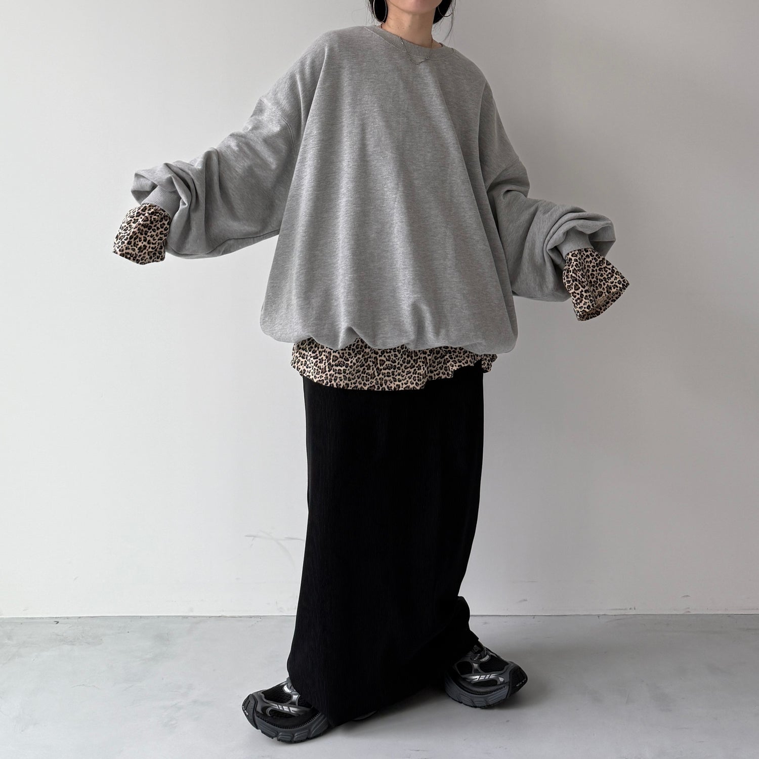 URAKE OSUMITSUKI sweat / blue