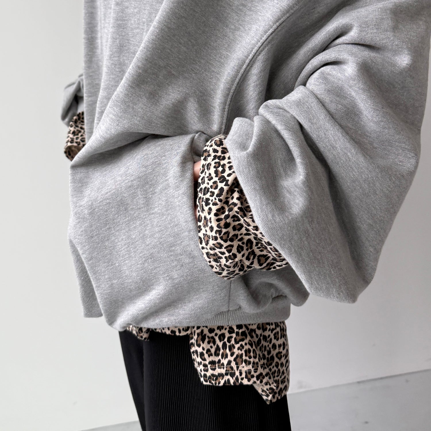 URAKE OSUMITSUKI sweat / blue