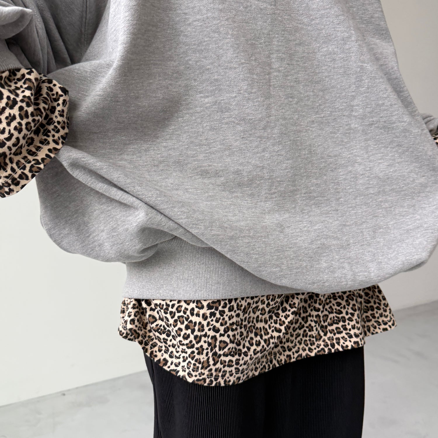 URAKE OSUMITSUKI sweat / blue