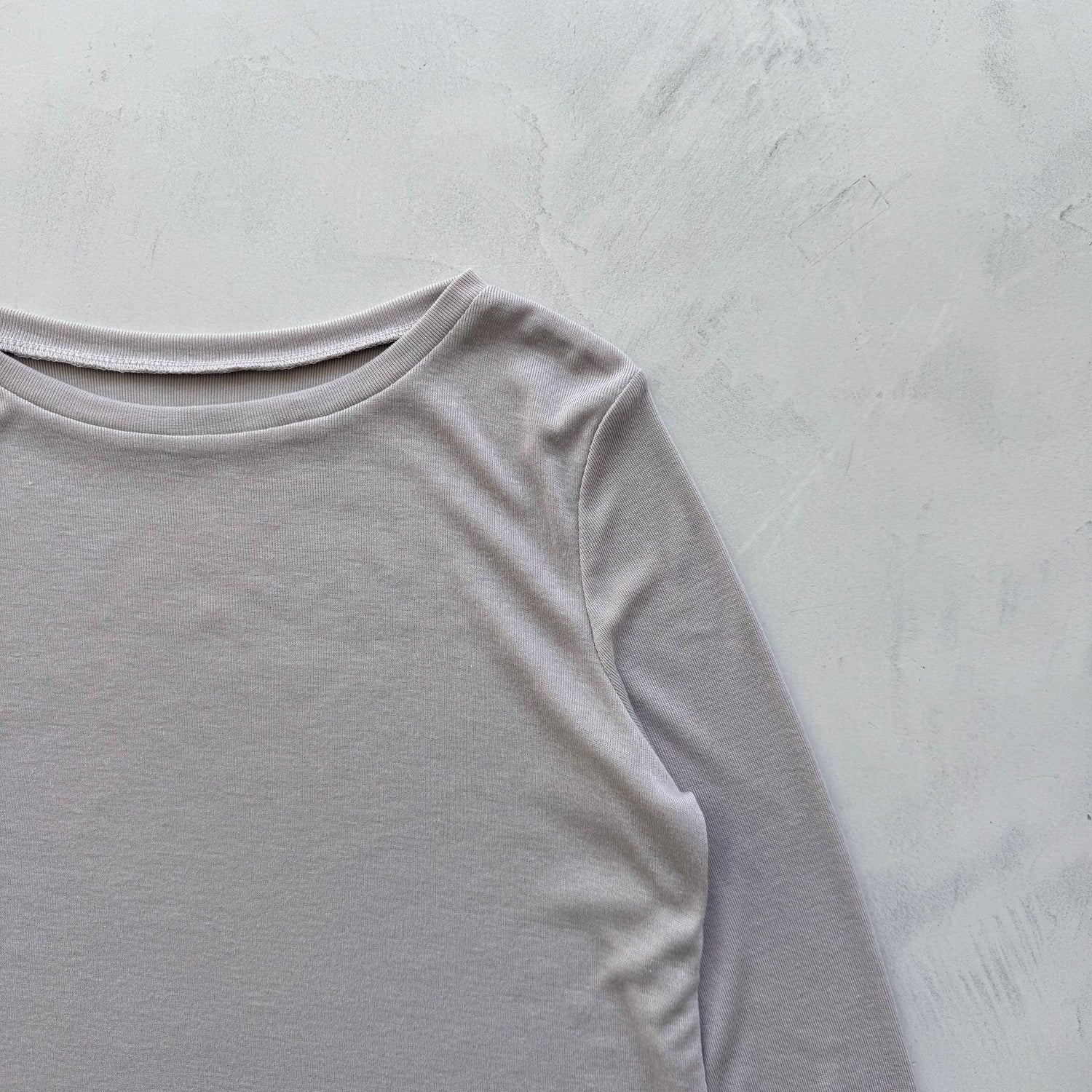 KASANE sheer tee / gray