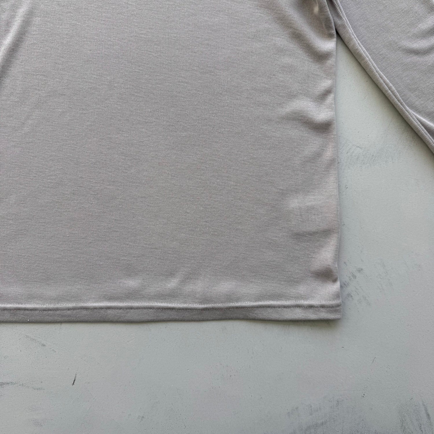 KASANE sheer tee / gray