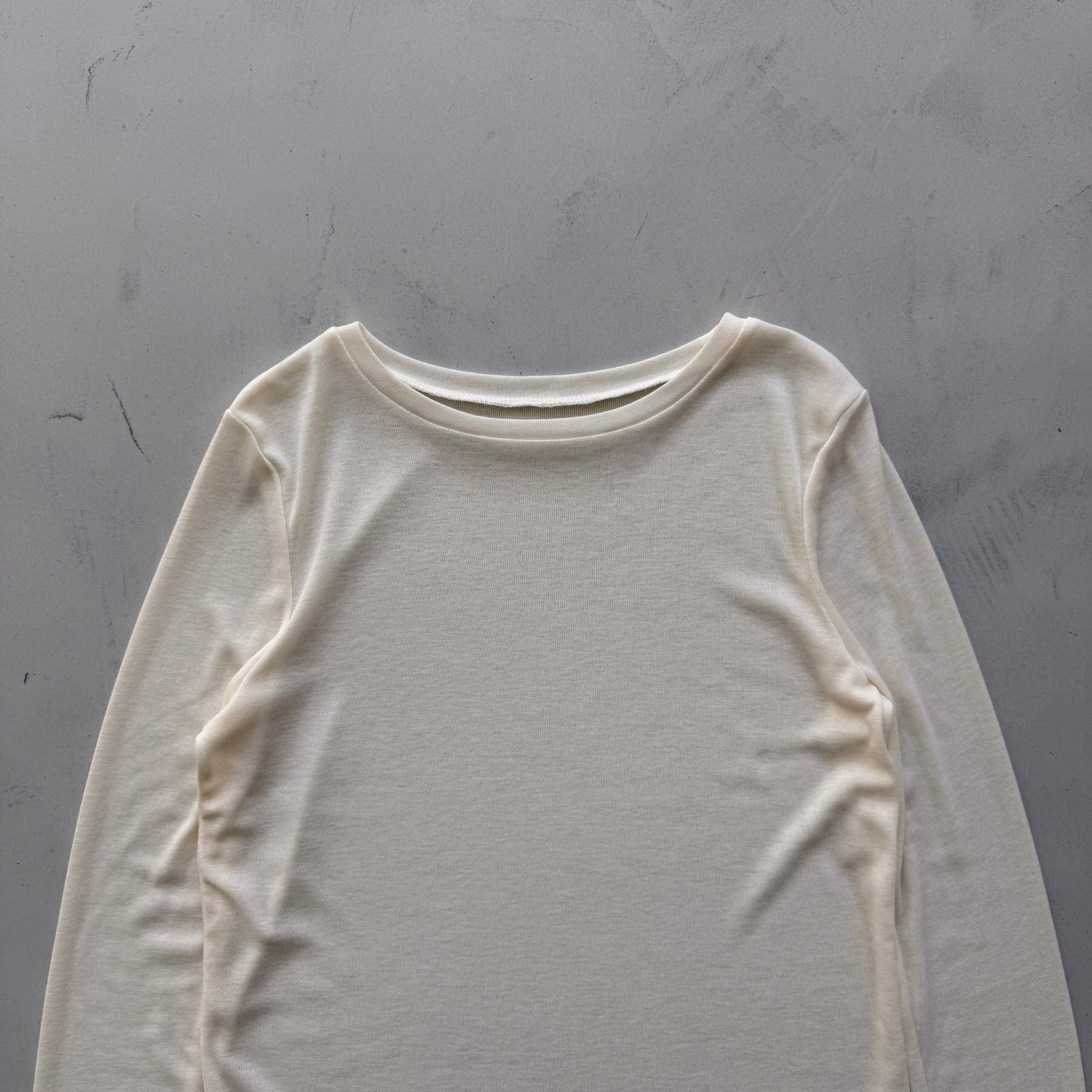 KASANE sheer tee / white