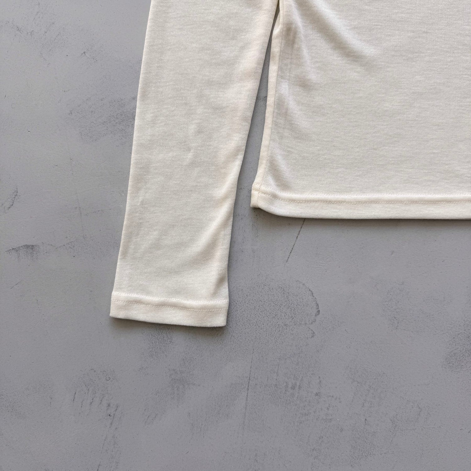 KASANE sheer tee / white