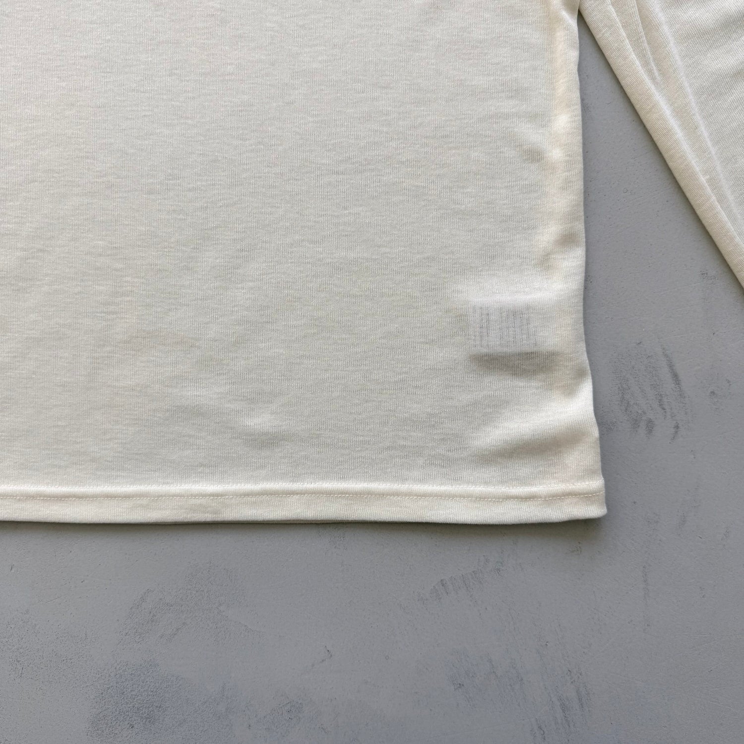 KASANE sheer tee / white