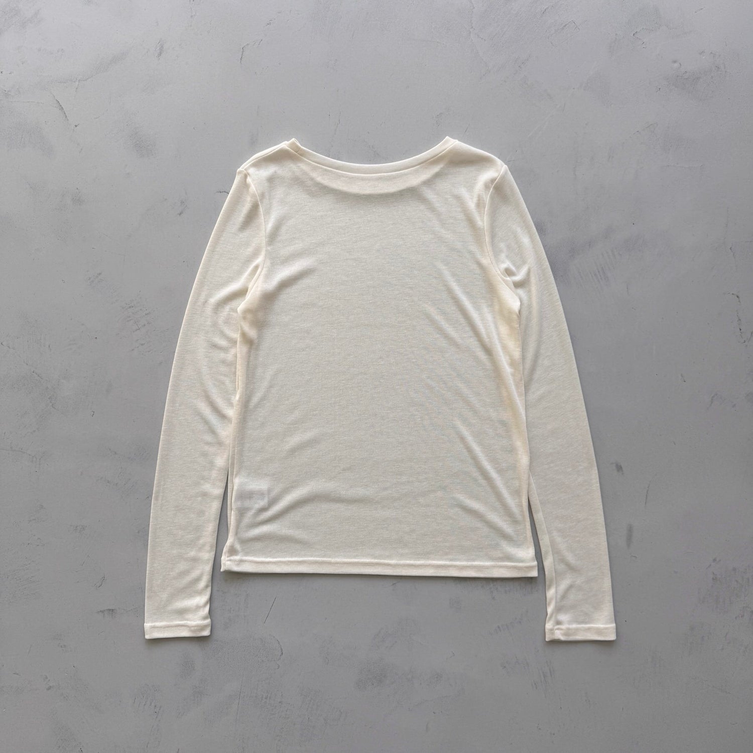 KASANE sheer tee / white