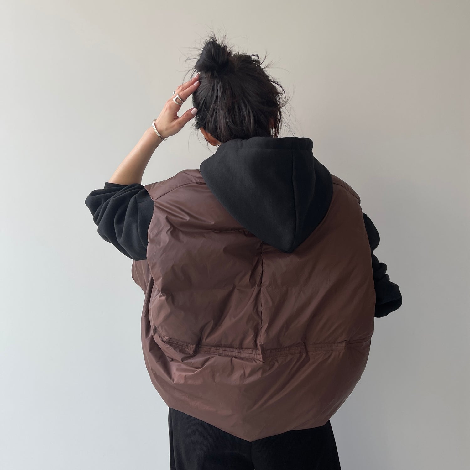 egg down vest / brown