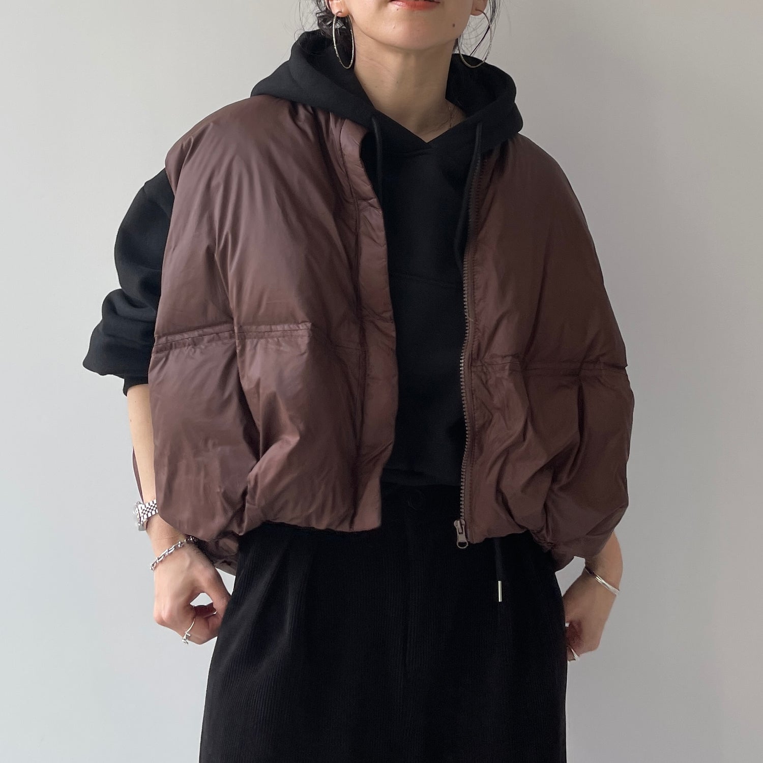 egg down vest / brown