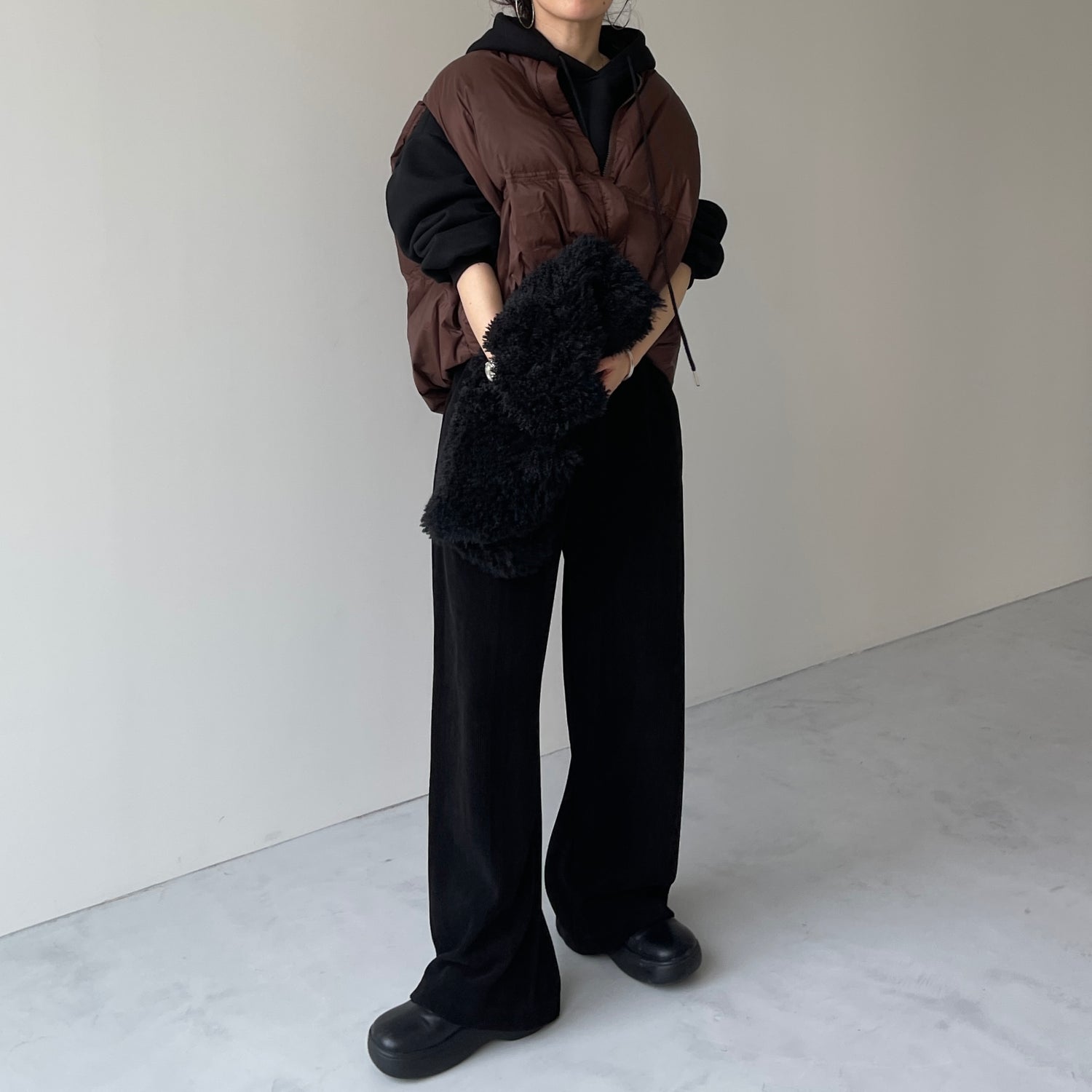 egg down vest / brown