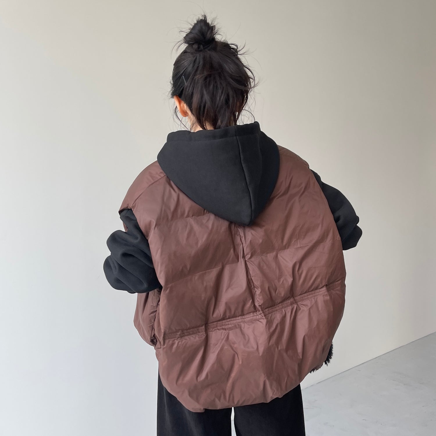 egg down vest / brown