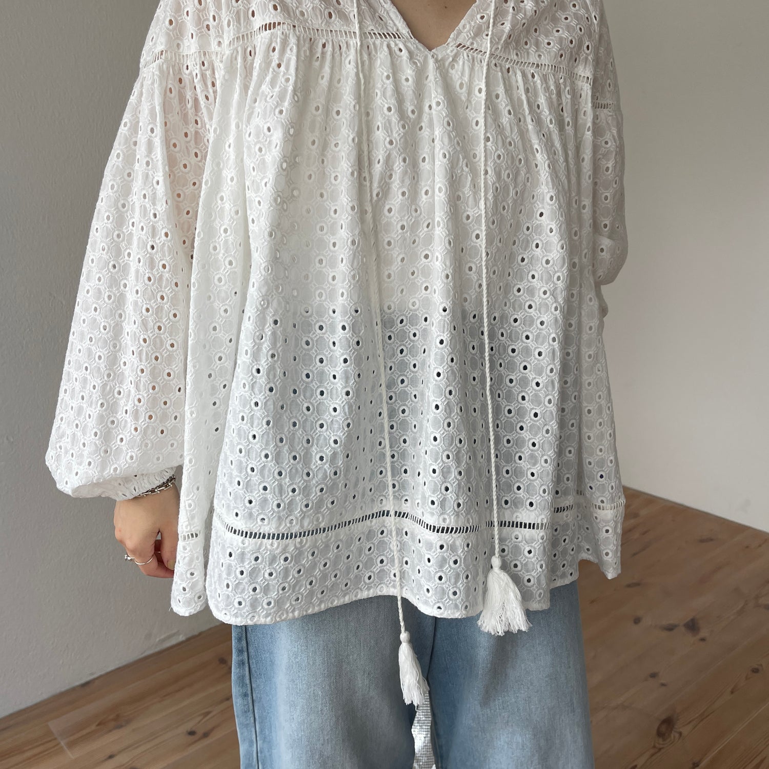 cutwork lace blouse / ivory