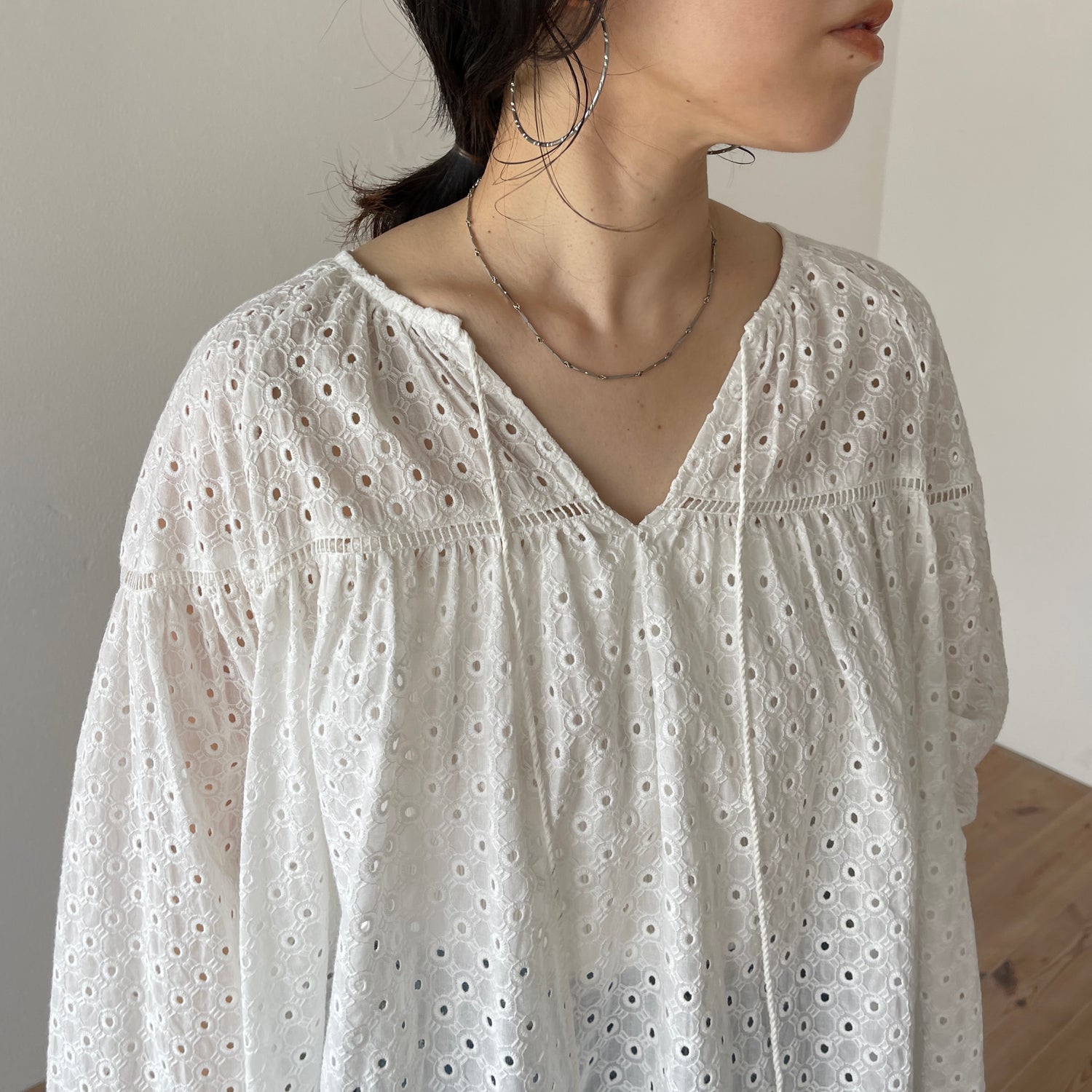 cutwork lace blouse / ivory