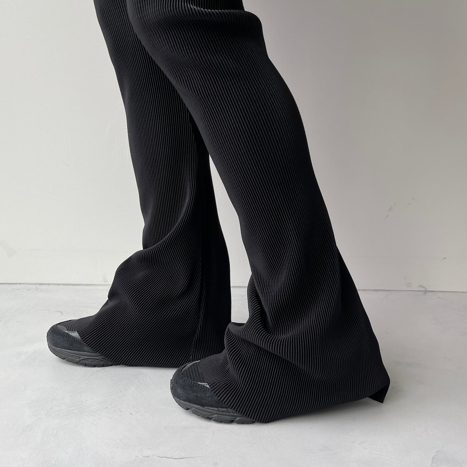 daily daily super stretch pleats flare pants / cherry red