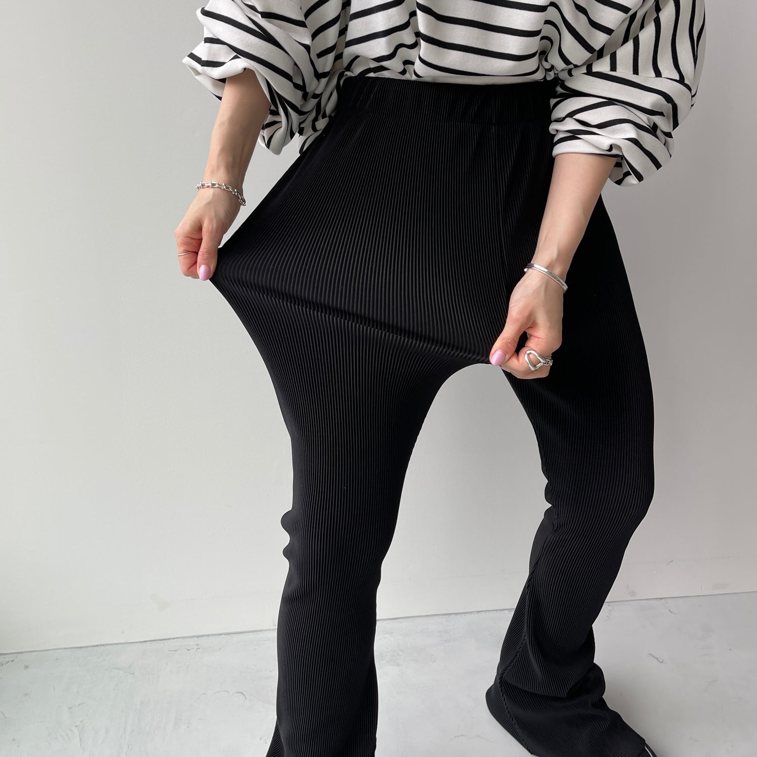 daily daily super stretch pleats flare pants / cherry red
