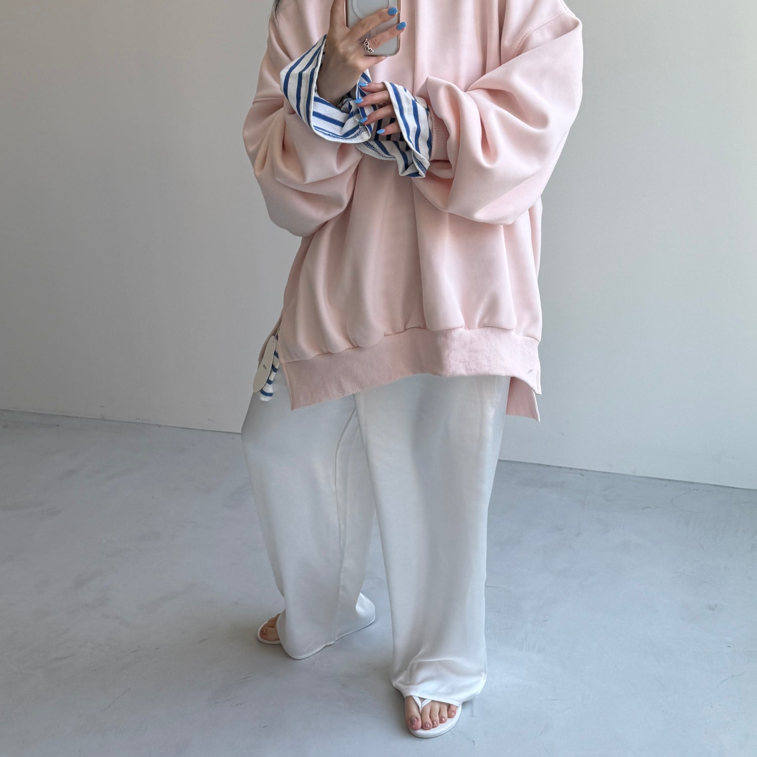 relax satin pants / white