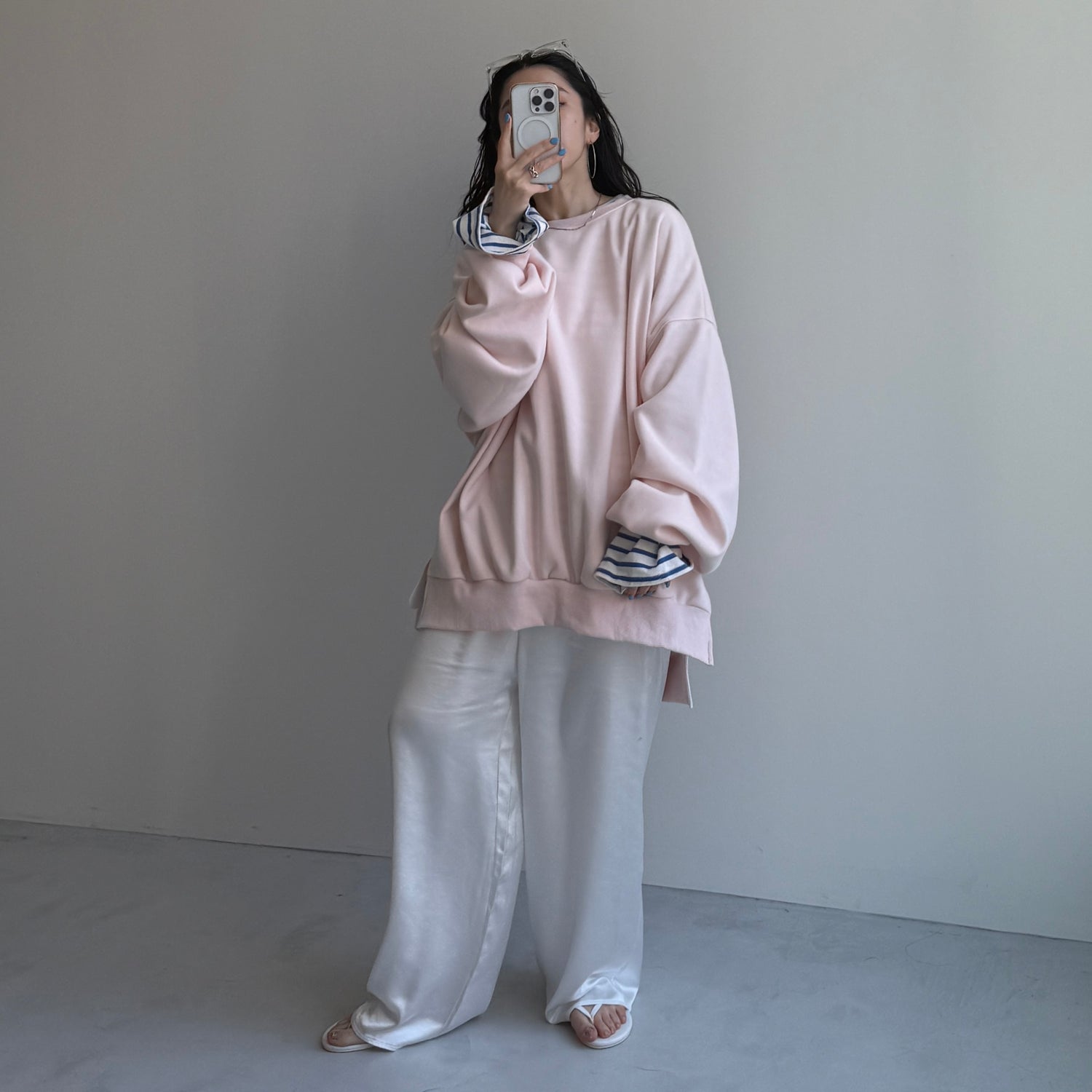 relax satin pants / white