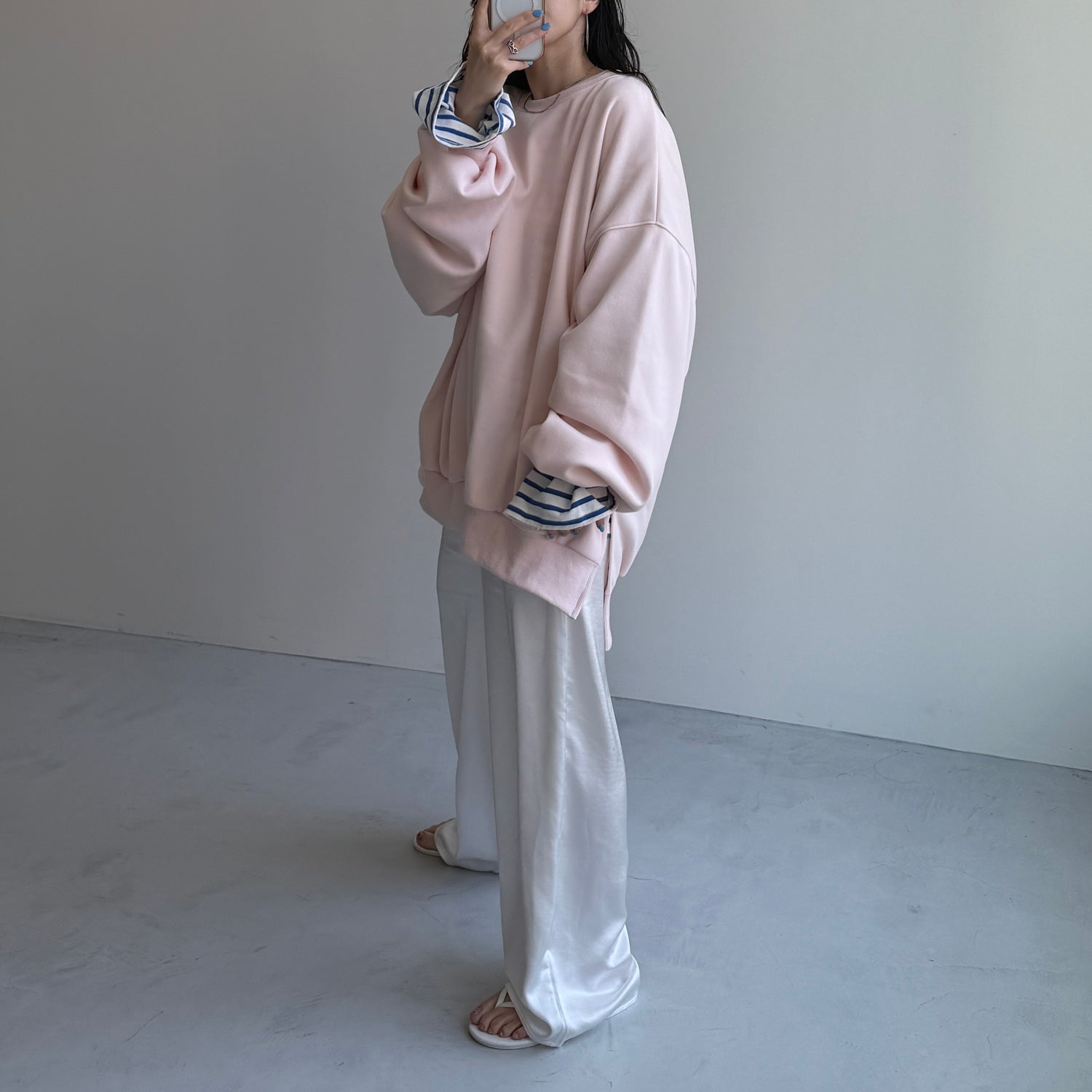relax satin pants / white
