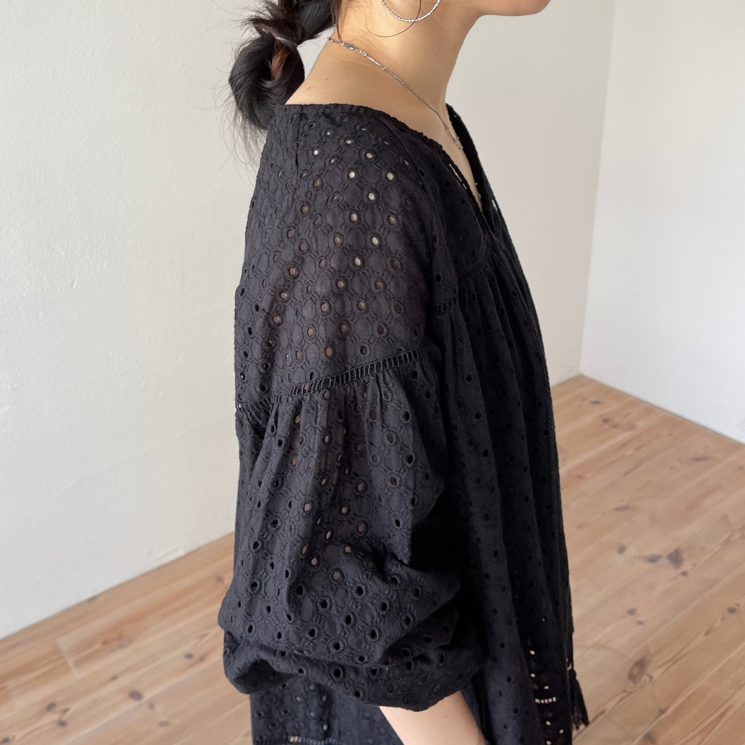 cutwork lace blouse / black